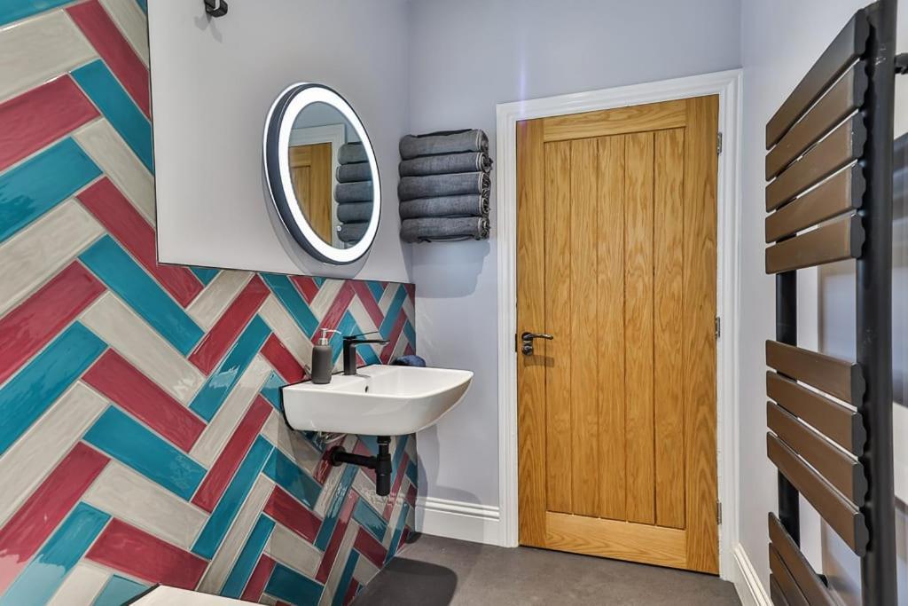 Luxury Spacious Pad With Games Room Sheffield Kültér fotó